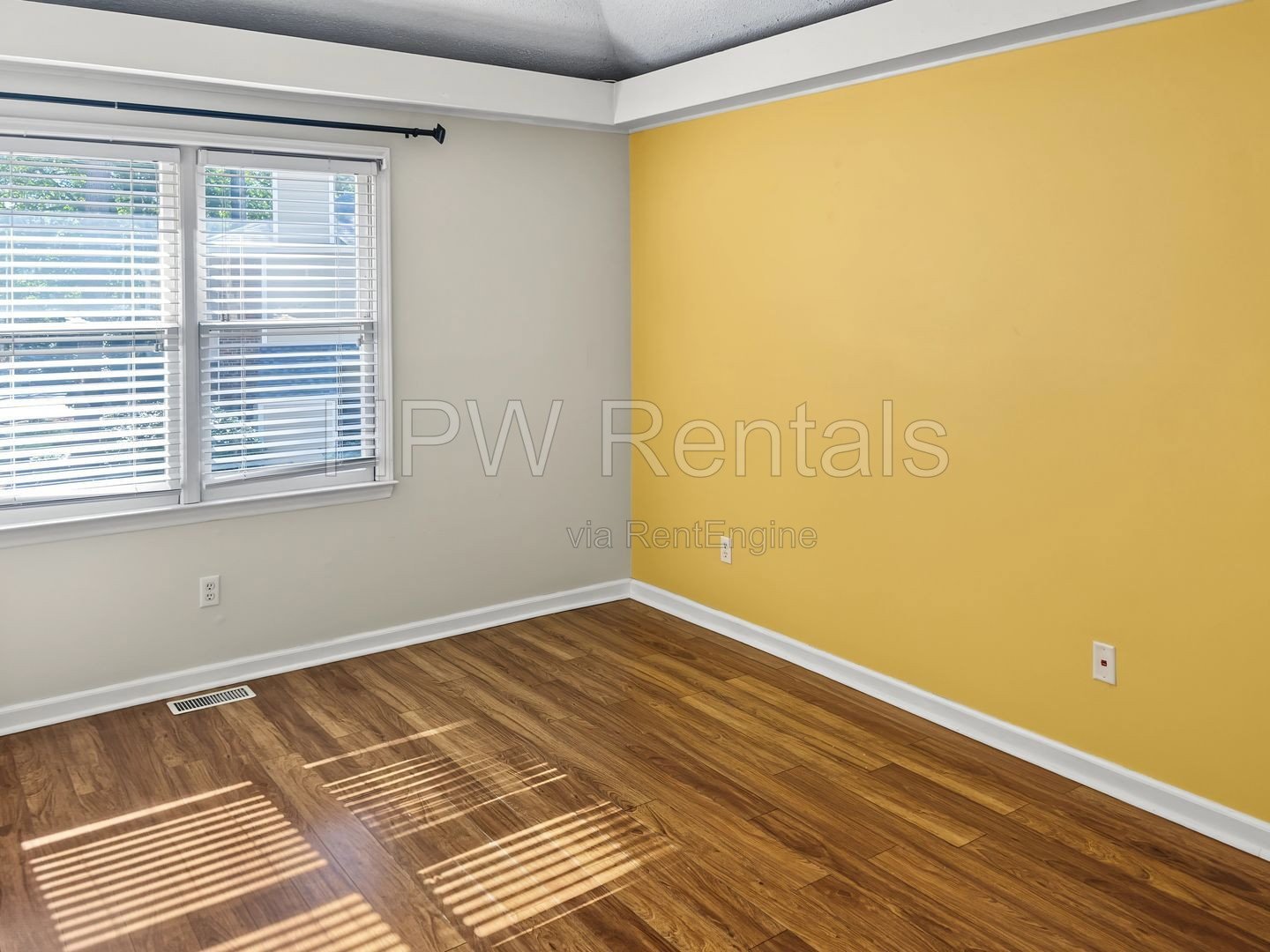3306 Mill Run | 1 Bedroom with Deck and Assigned Parking property image