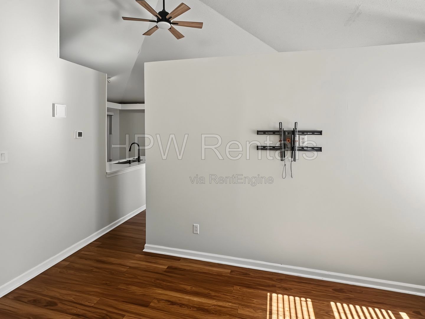 3306 Mill Run | 1 Bedroom with Deck and Assigned Parking property image