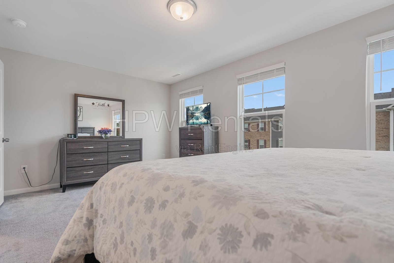 Resort-Style Living at 5401 North – Pool, Fitness Center & Greenway Access! property image