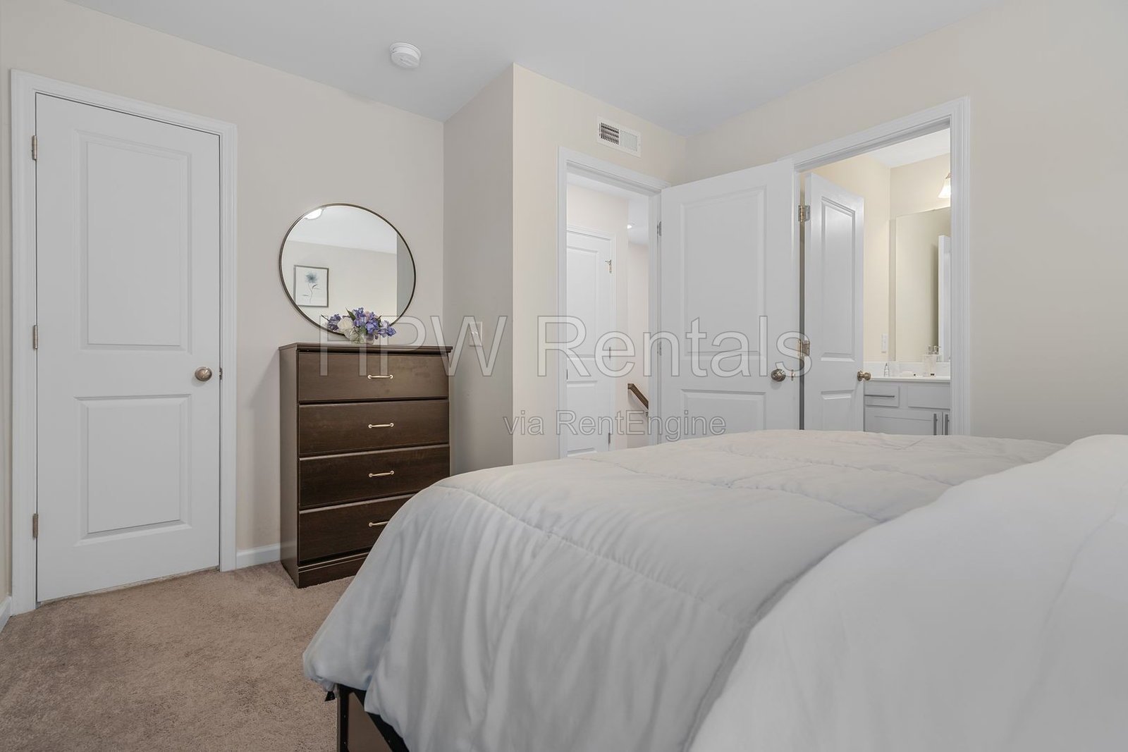 Resort-Style Living at 5401 North – Pool, Fitness Center & Greenway Access! property image