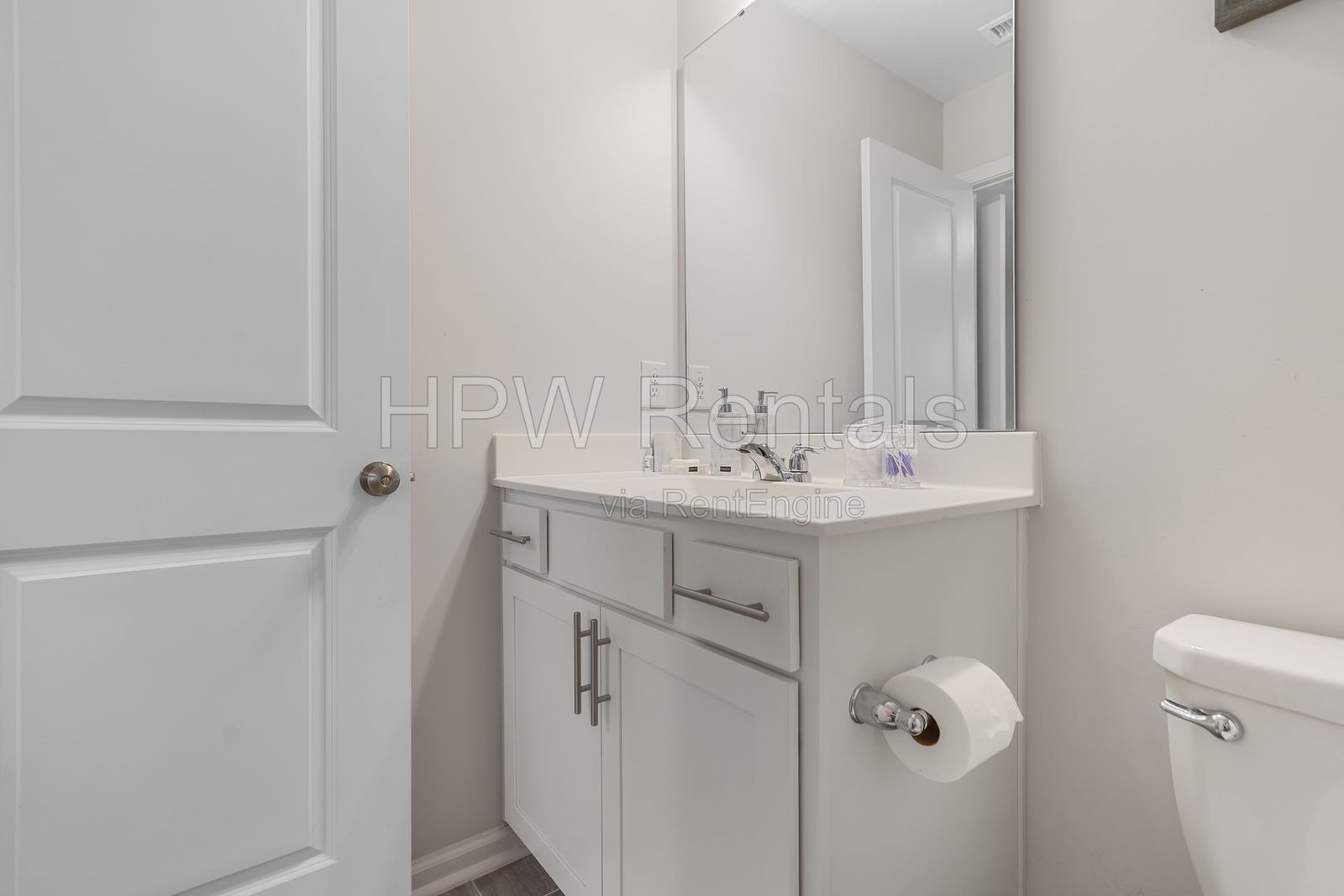 Resort-Style Living at 5401 North – Pool, Fitness Center & Greenway Access! property image