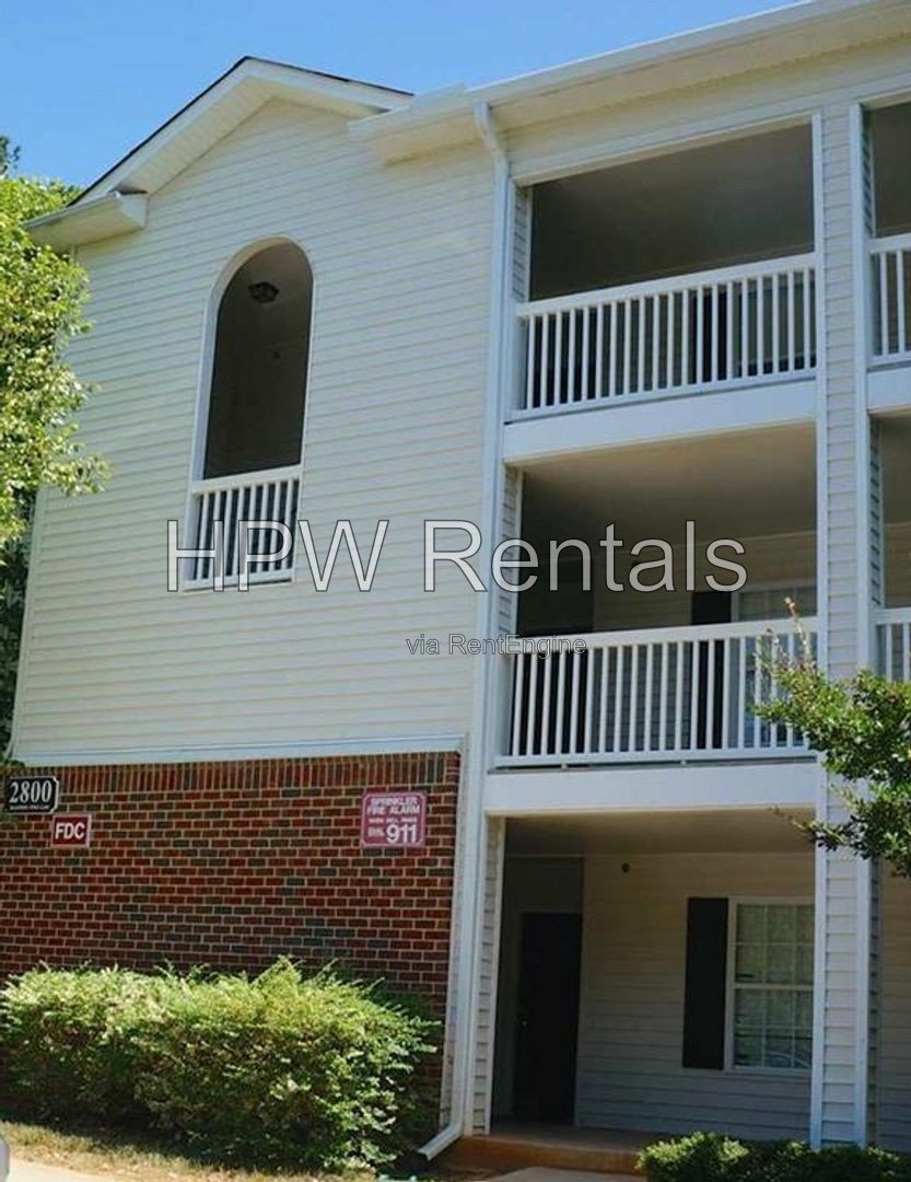 25% OFF 1 MONTH: 2nd floor 3-bedroom condo! property image