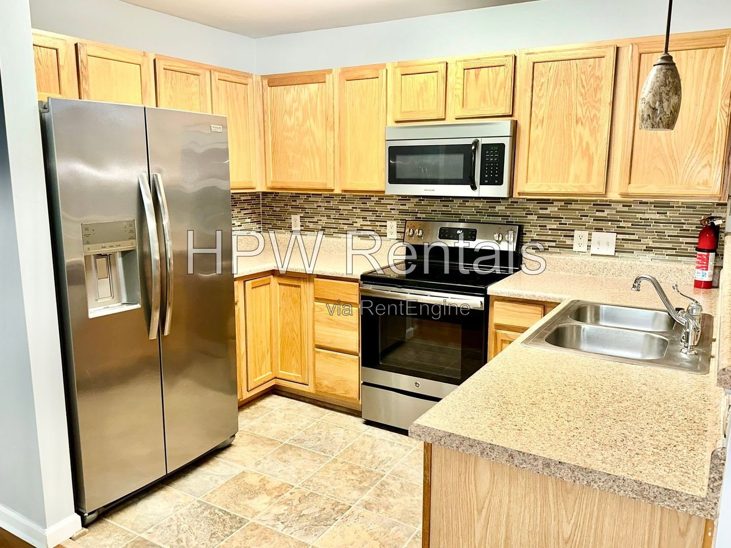 25% OFF 1 MONTH: 2nd floor 3-bedroom condo! property image