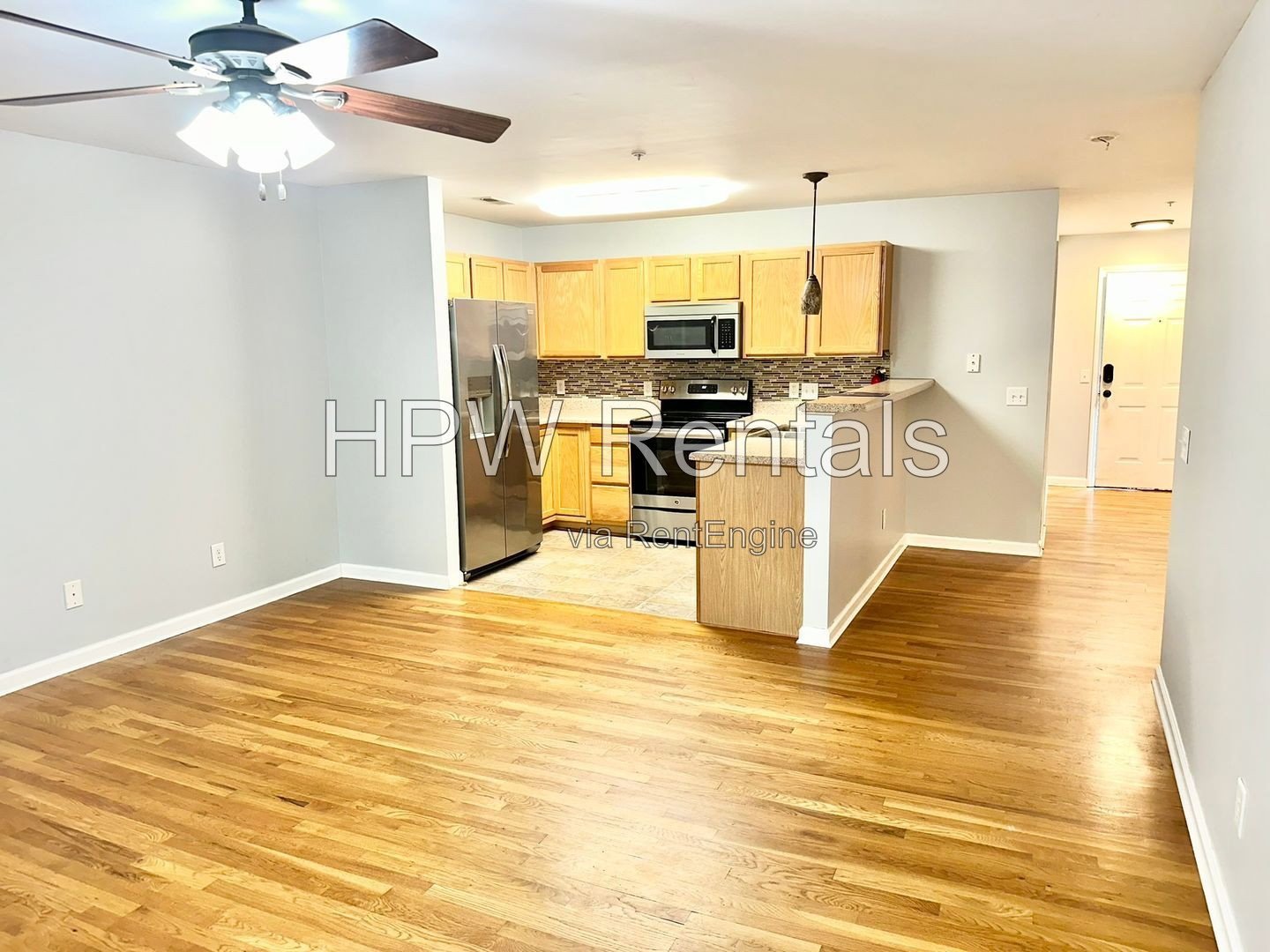 25% OFF 1 MONTH: 2nd floor 3-bedroom condo! property image