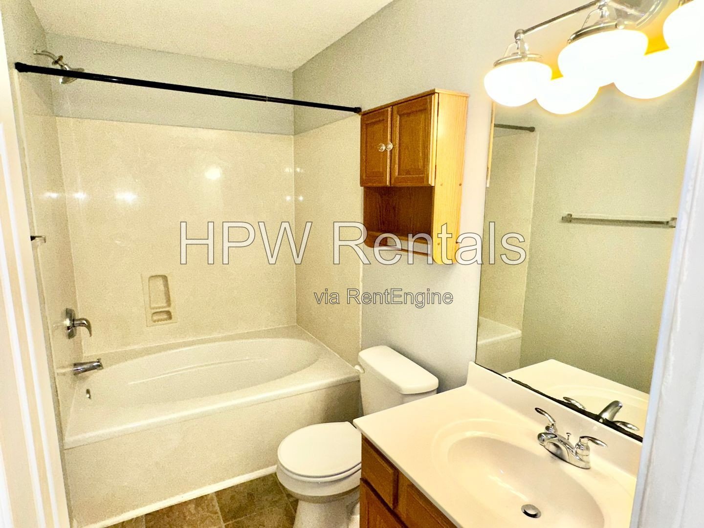 25% OFF 1 MONTH: 2nd floor 3-bedroom condo! property image